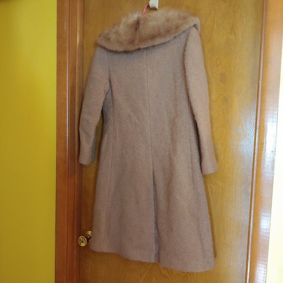 Tan Wool Coat with fur collar - Picture 9 of 9